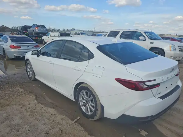 4T1DAACK5SU170797 2025 TOYOTA CAMRY - Image 2