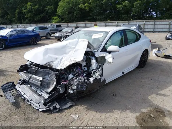 4T1DAACK5SU174087 2025 TOYOTA CAMRY - Image 2