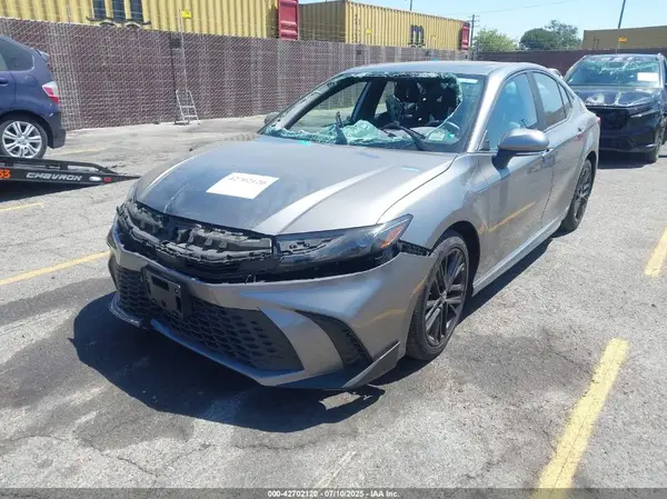 4T1DAACK5SU512863 2025 TOYOTA CAMRY - Image 2
