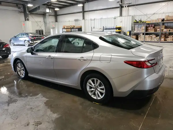 4T1DAACK5SU528268 2025 TOYOTA CAMRY - Image 2
