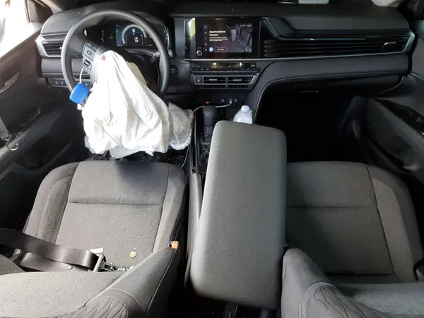 4T1DAACK5SU542297 2025 TOYOTA CAMRY - Image 8