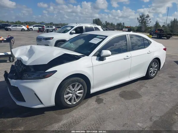 4T1DAACK5SU547886 2025 TOYOTA CAMRY - Image 2