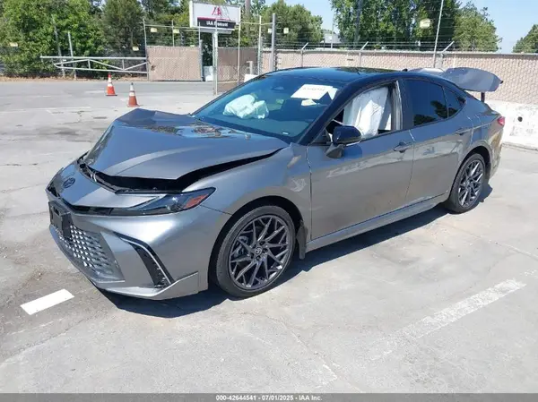 4T1DAACK5SU551369 2025 TOYOTA CAMRY - Image 2