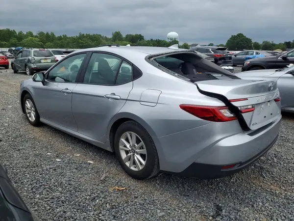 4T1DAACK5SU556586 2025 TOYOTA CAMRY - Image 2