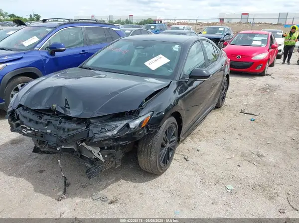 4T1DAACK5SU565076 2025 TOYOTA CAMRY - Image 2