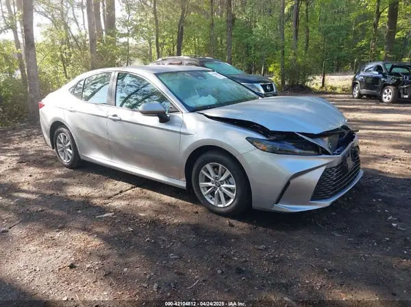 4T1DAACK5SU570696 2025 TOYOTA CAMRY - Image 1