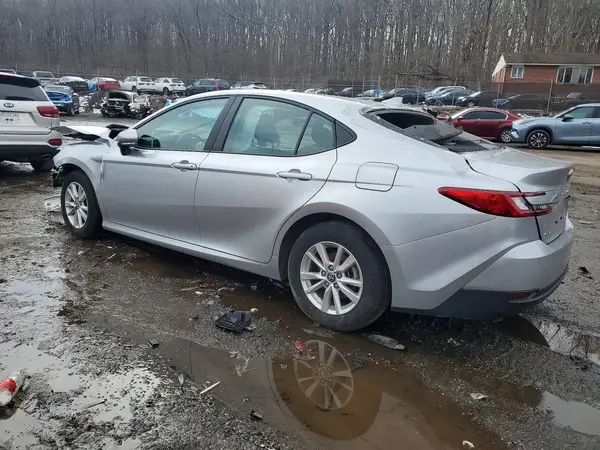 4T1DAACK5SU575607 2025 TOYOTA CAMRY - Image 2