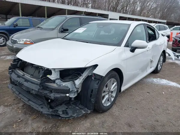 4T1DAACK5SU584081 2025 TOYOTA CAMRY - Image 2