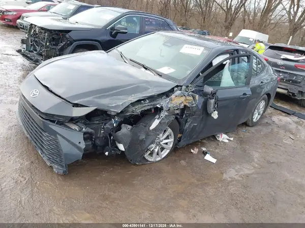 4T1DAACK5SU584226 2025 TOYOTA CAMRY - Image 2