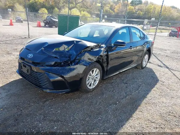 4T1DAACK5SU586168 2025 TOYOTA CAMRY - Image 2