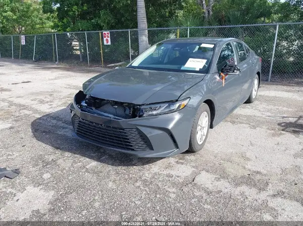 4T1DAACK5SU586493 2025 TOYOTA CAMRY - Image 2