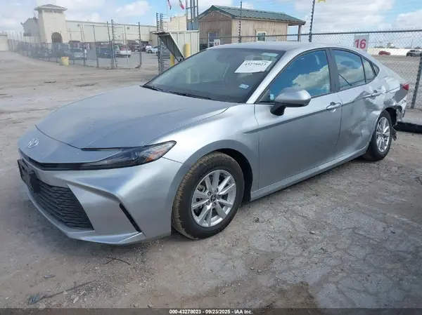 4T1DAACK5SU587210 2025 TOYOTA CAMRY - Image 2