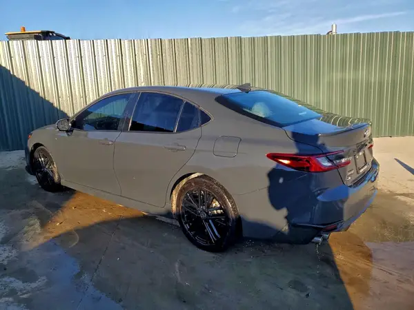 4T1DAACK5SU587725 2025 TOYOTA CAMRY - Image 2