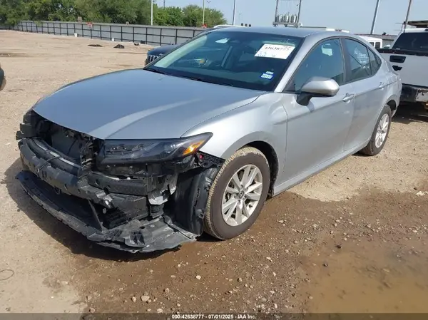 4T1DAACK5SU587899 2025 TOYOTA CAMRY - Image 2