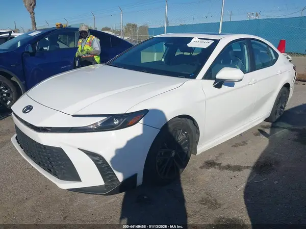 4T1DAACK6SU005745 2025 TOYOTA CAMRY - Image 2
