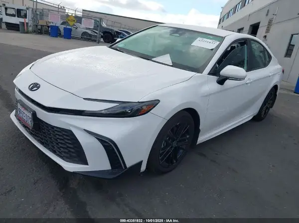 4T1DAACK6SU110334 2025 TOYOTA CAMRY - Image 2