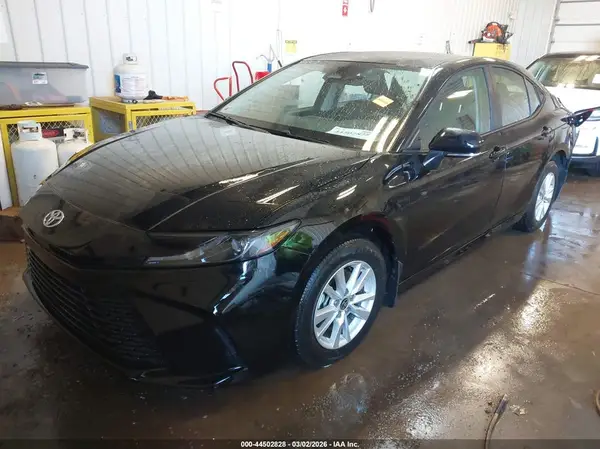 4T1DAACK6SU165933 2025 TOYOTA CAMRY - Image 2