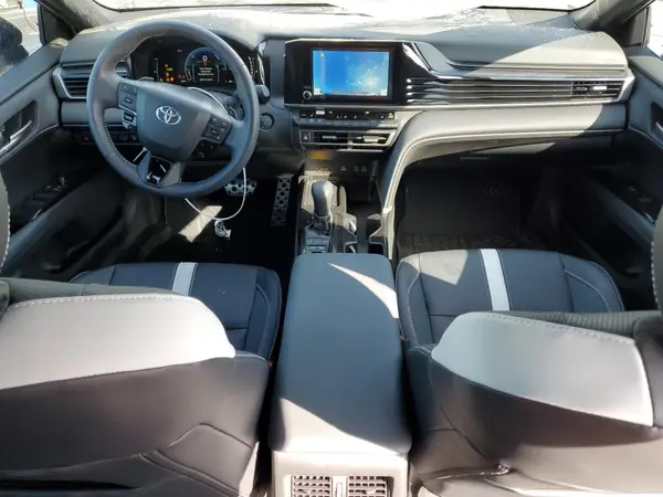 4T1DAACK6SU575275 2025 TOYOTA CAMRY - Image 8