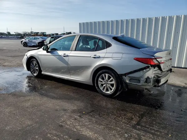 4T1DAACK7SU013868 2025 TOYOTA CAMRY - Image 2