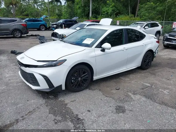 4T1DAACK7SU085072 2025 TOYOTA CAMRY - Image 2
