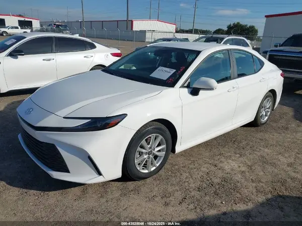 4T1DAACK7SU100136 2025 TOYOTA CAMRY - Image 2