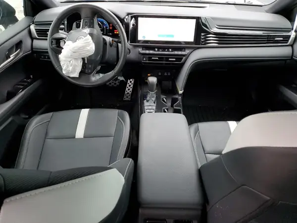 4T1DAACK7SU104140 2025 TOYOTA CAMRY - Image 8