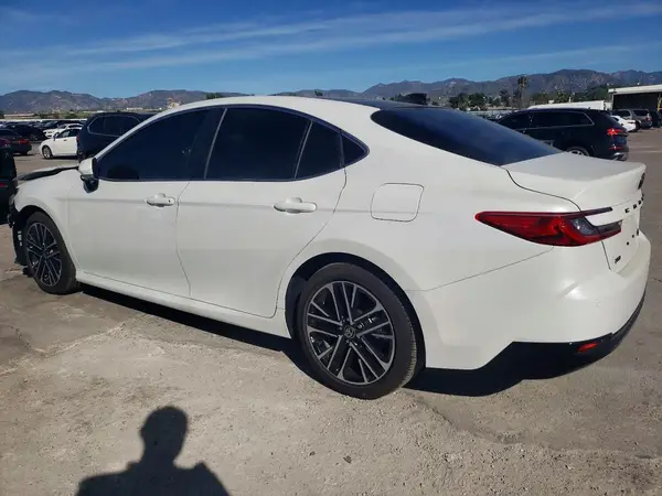 4T1DAACK7SU118975 2025 TOYOTA CAMRY - Image 2