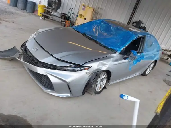 4T1DAACK7SU556363 2025 TOYOTA CAMRY - Image 2