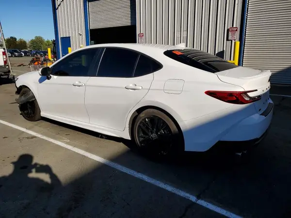 4T1DAACK7SU616724 2025 TOYOTA CAMRY - Image 2