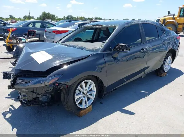 4T1DAACK7SU630977 2025 TOYOTA CAMRY - Image 2