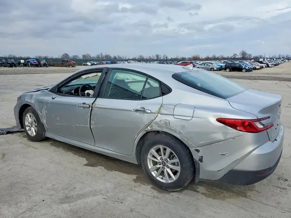 4T1DAACK7SU645642 2021 TOYOTA CAMRY - Image 2