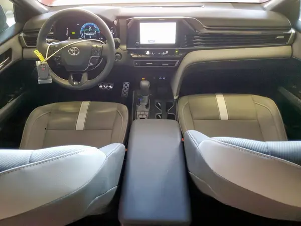 4T1DAACK8SU002118 2025 TOYOTA CAMRY - Image 8