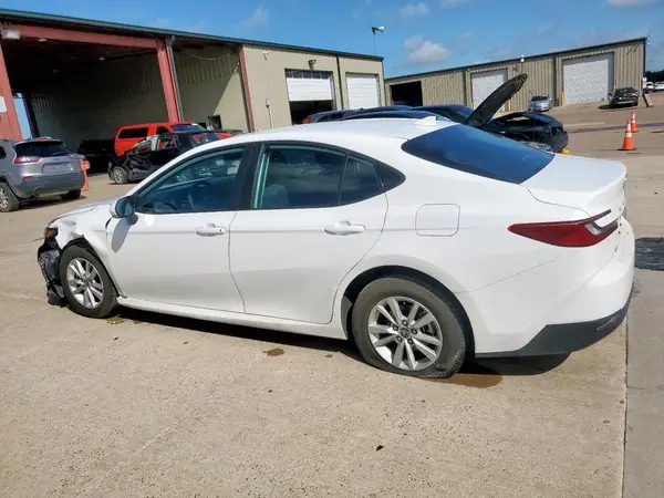 4T1DAACK8SU057765 2025 TOYOTA CAMRY - Image 2
