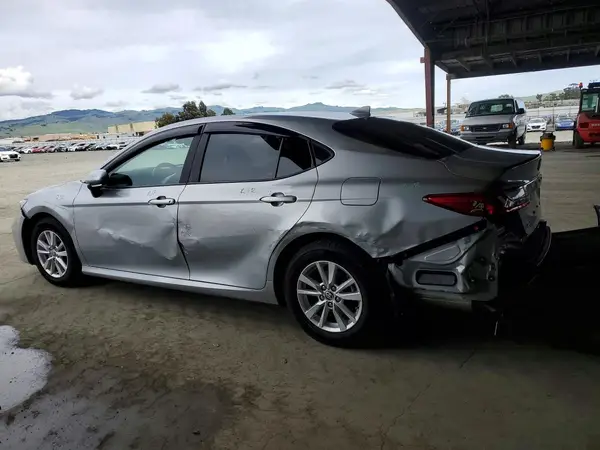 4T1DAACK8SU058219 2025 TOYOTA CAMRY - Image 2