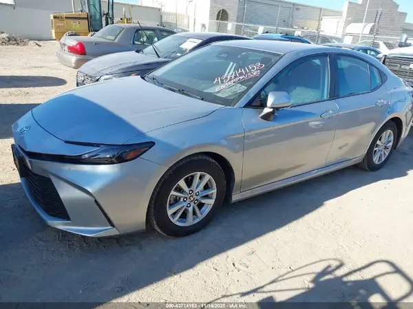 4T1DAACK8SU063680 2025 TOYOTA CAMRY - Image 2