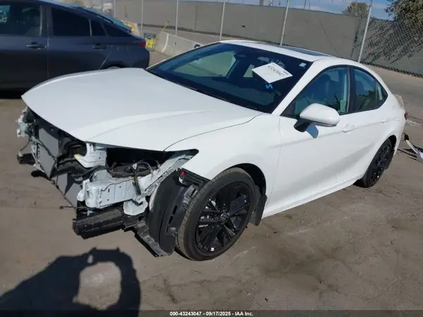 4T1DAACK8SU075232 2025 TOYOTA CAMRY - Image 2