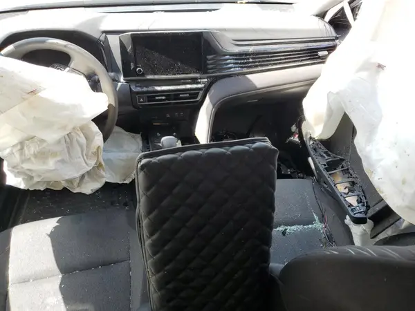 4T1DAACK8SU109296 2025 TOYOTA CAMRY - Image 8