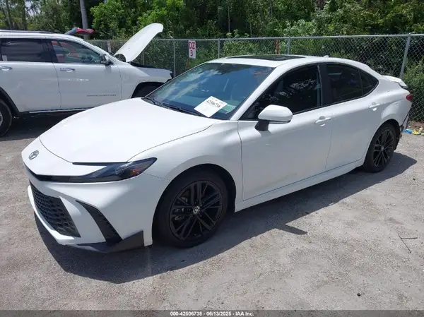 4T1DAACK8SU528359 2025 TOYOTA CAMRY - Image 2