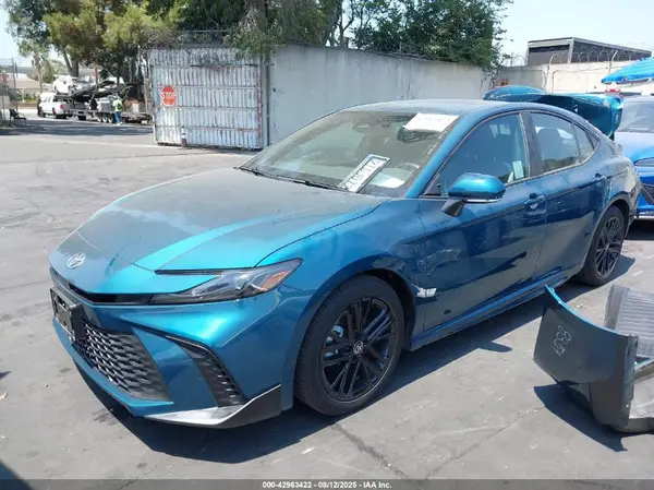 4T1DAACK8SU589436 2025 TOYOTA CAMRY - Image 2