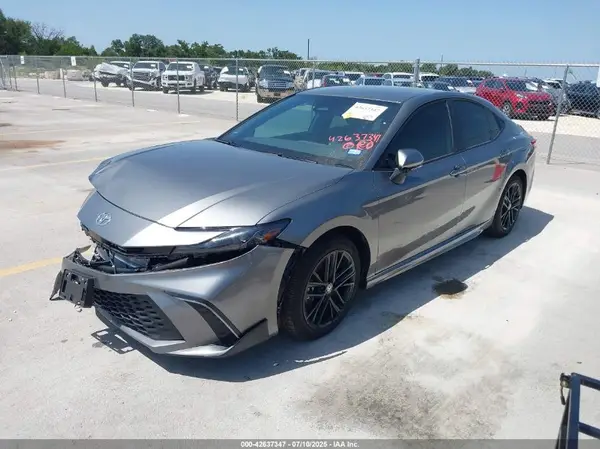 4T1DAACK8SU589906 2025 TOYOTA CAMRY - Image 2