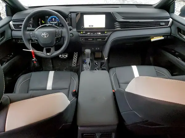 4T1DAACK8SU632575 2025 TOYOTA CAMRY - Image 8