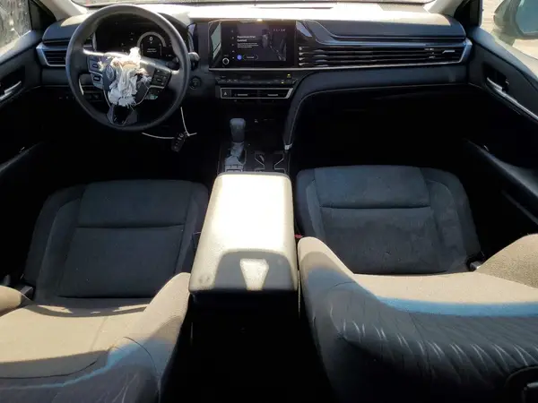 4T1DAACK9SU002841 2025 TOYOTA CAMRY - Image 8
