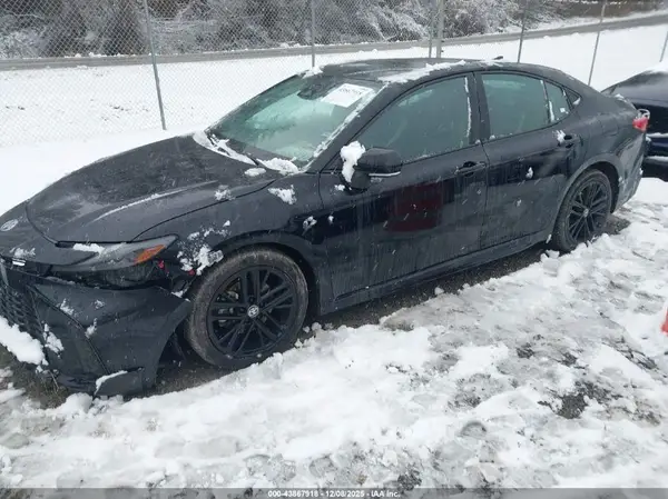 4T1DAACK9SU013998 2025 TOYOTA CAMRY - Image 2