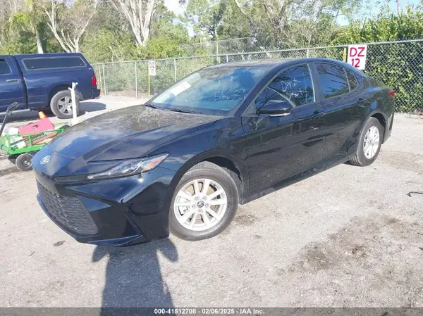 4T1DAACK9SU061193 2025 TOYOTA CAMRY - Image 2