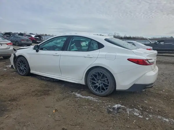 4T1DAACK9SU070394 2025 TOYOTA CAMRY - Image 2