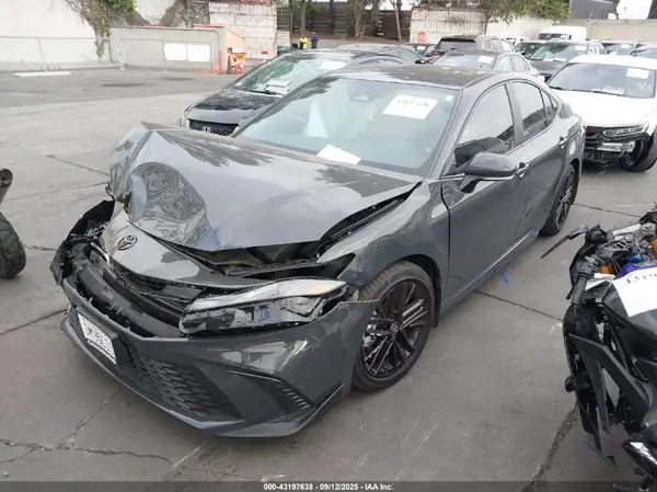 4T1DAACK9SU084327 2025 TOYOTA CAMRY - Image 2