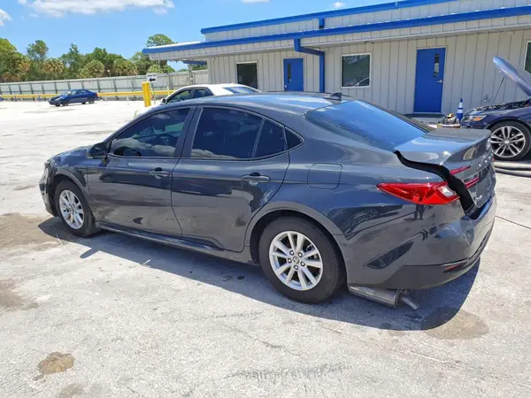 4T1DAACK9SU084697 2025 TOYOTA CAMRY - Image 2