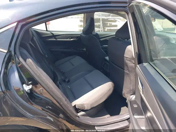 4T1DAACK9SU135230 2025 TOYOTA CAMRY - Image 8