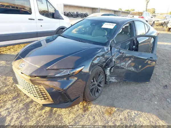 4T1DAACK9SU189028 2025 TOYOTA CAMRY - Image 2