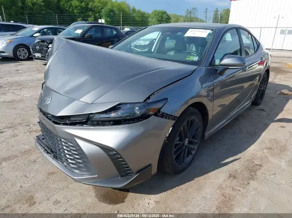 4T1DAACK9SU518259 2025 TOYOTA CAMRY - Image 2